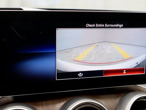 Used 2021 Mercedes-Benz C 300 4MATIC Sedan image 2