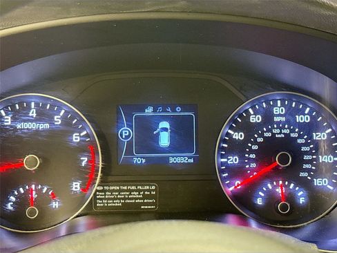 Used 2019 Kia Sportage LX image 12