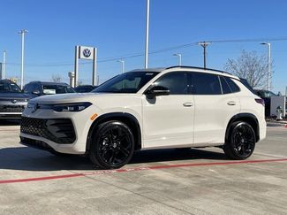 New 2026 Volkswagen Tiguan SE R-Line video 2