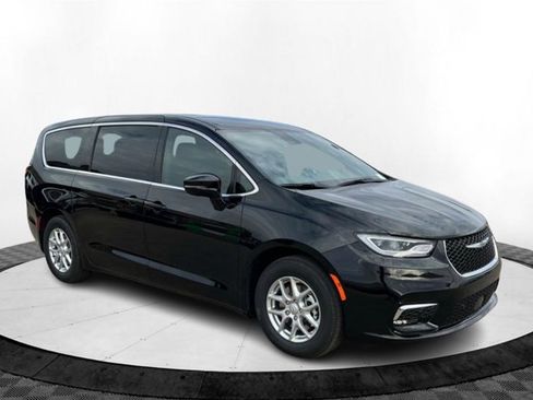 New 2026 Chrysler Pacifica Select FWD image 7