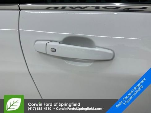 Used 2019 Chevrolet Equinox LT image 8