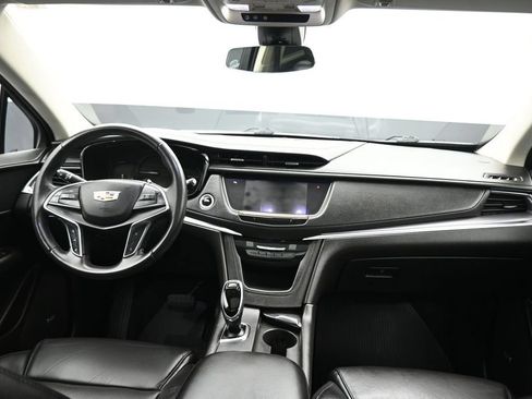 Used 2018 Cadillac XT5 Luxury w/ Driver Awareness Package FWD image 39