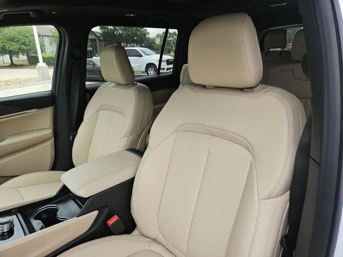 New 2026 Jeep Grand Cherokee L Limited RWD image 14