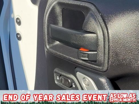 Used 2015 Jeep Wrangler Unlimited Rubicon w/ Connectivity Group image 12