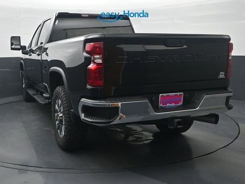 Used 2024 Chevrolet Silverado 2500 LT AWD/4WD image 6