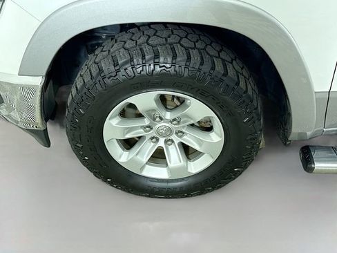 Used 2019 RAM 1500 Laramie image 29