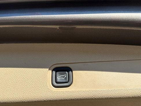 Used 2011 Chevrolet Tahoe LT w/ Luxury Package image 17