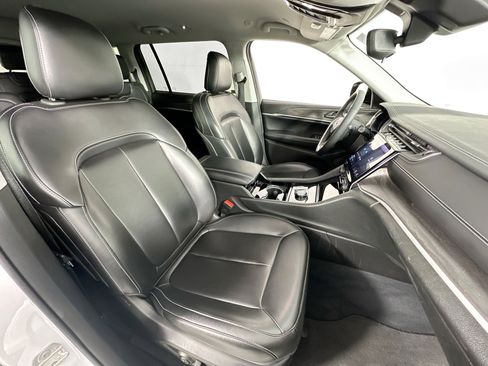 Used 2023 Jeep Grand Cherokee L Limited image 29