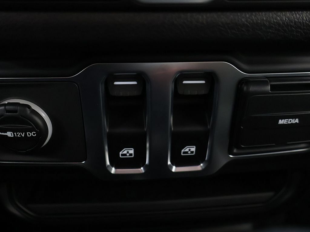 Used 2026 Jeep Wrangler Sport AWD/4WD image 39