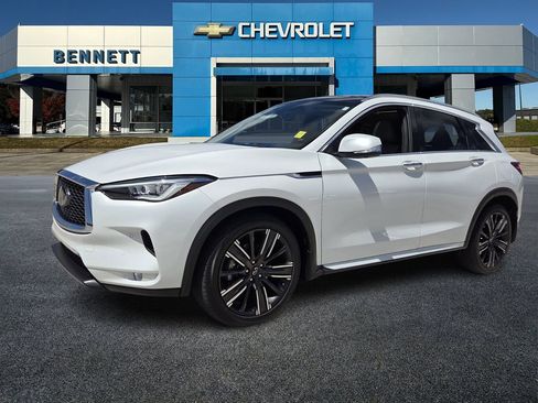 Used 2023 INFINITI QX50 Sensory AWD/4WD image 2