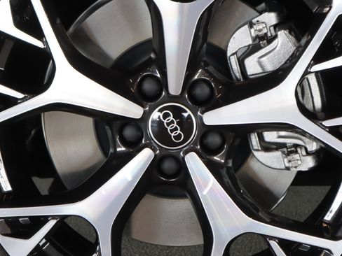 New 2026 Audi A6 Premium Plus AWD/4WD image 7
