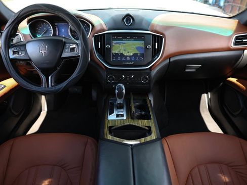 Used 2014 Maserati Ghibli S Q4 AWD/4WD image 2