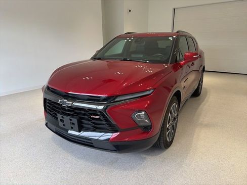 Certified 2023 Chevrolet Blazer RS w/ Driver Confidence II Package image 3