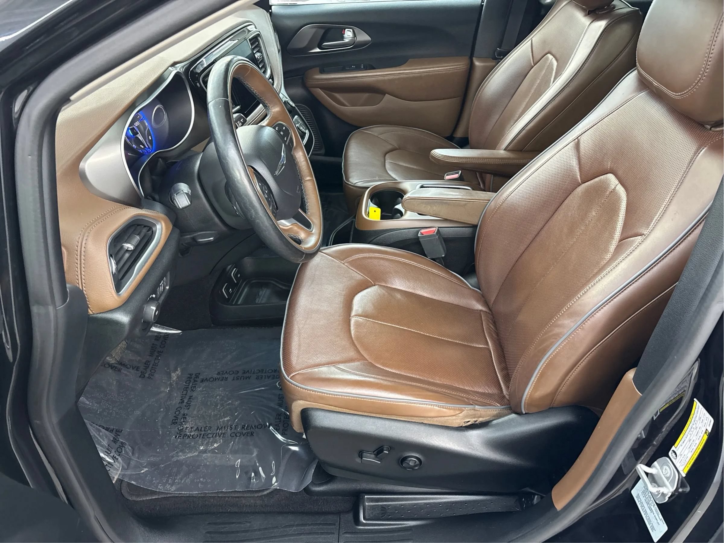 Used 2017 Chrysler Pacifica Limited FWD image 13