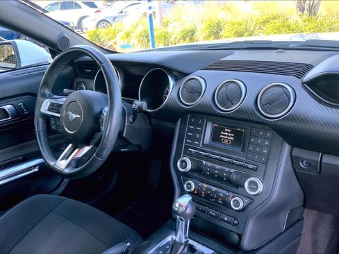 Used 2018 Ford Mustang Coupe image 31