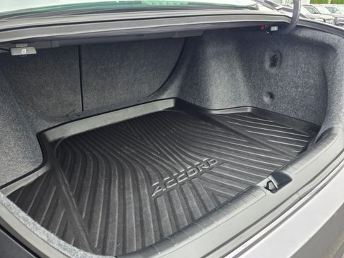 Used 2018 Honda Accord Touring image 20