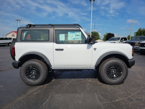 New 2026 Ford Bronco 2-Door w/ Sasquatch Package AWD/4WD image 3