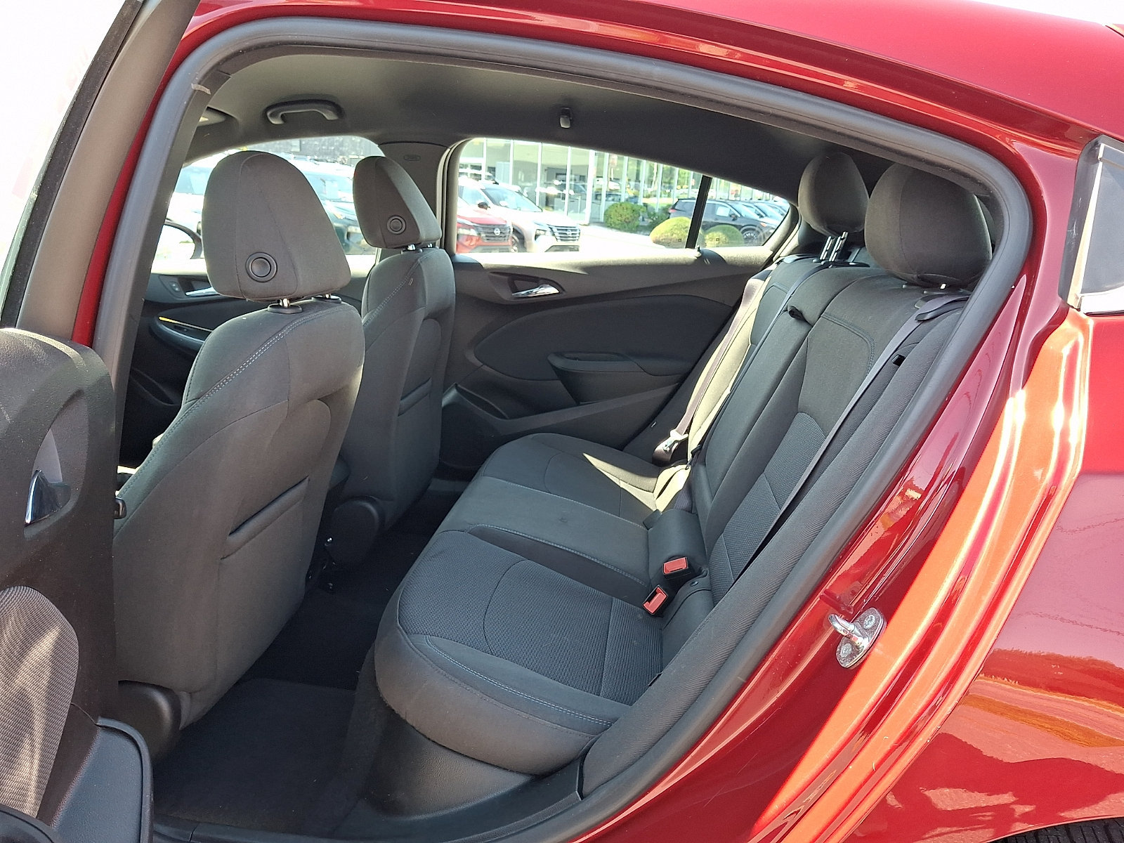 Used 2017 Chevrolet Cruze LT w/ Convenience Package FWD image 11