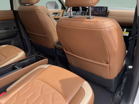 New 2026 Nissan Pathfinder Platinum AWD/4WD image 16