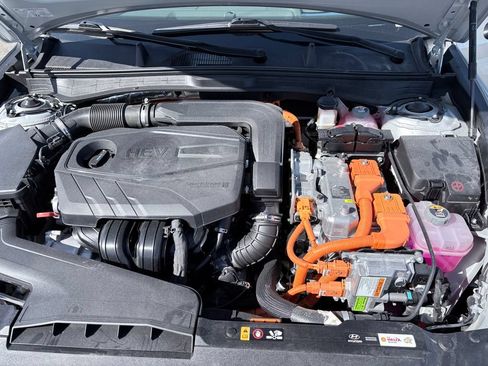 Used 2025 Hyundai Sonata Limited FWD image 29