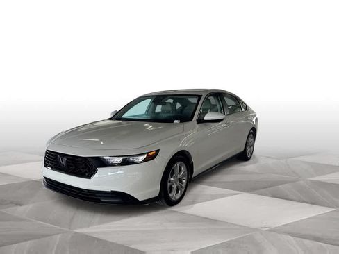Used 2025 Honda Accord LX image 4