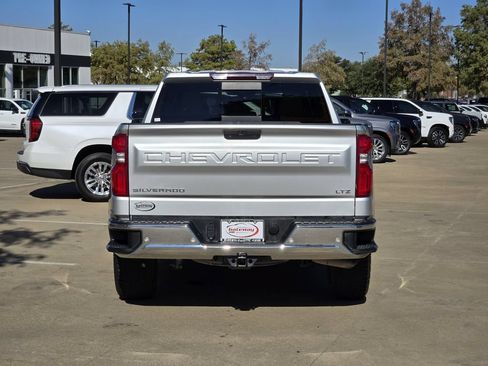 Used 2022 Chevrolet Silverado 1500 LTZ w/ LTZ Convenience Package II RWD image 6