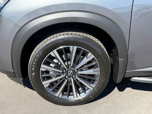 New 2026 Nissan Pathfinder Platinum FWD image 30