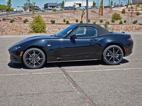 Used 2026 MAZDA MX-5 Miata Grand Touring w/ Weather Package RWD image 9