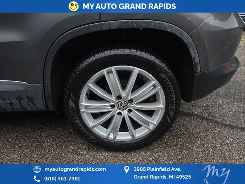 Used 2013 Volkswagen Tiguan S FWD image 30