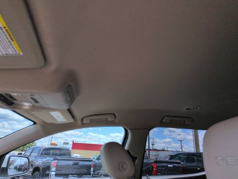 Used 2017 GMC Acadia Denali w/ Technology Package FWD image 21