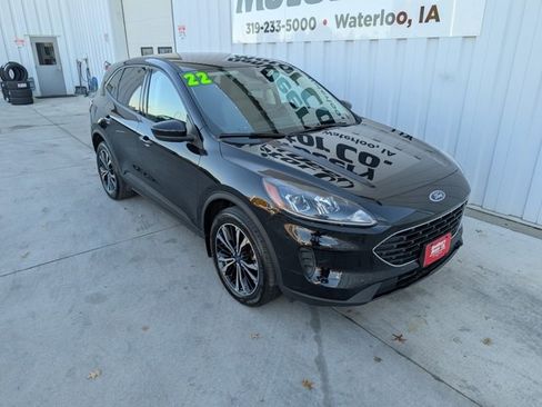 Used 2022 Ford Escape SE w/ SE Sport Appearance Package image 7