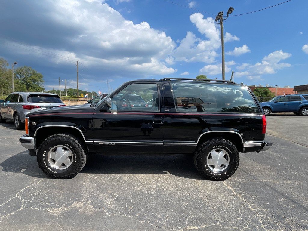 Used 1992 GMC Yukon 4WD 2-Door image 3