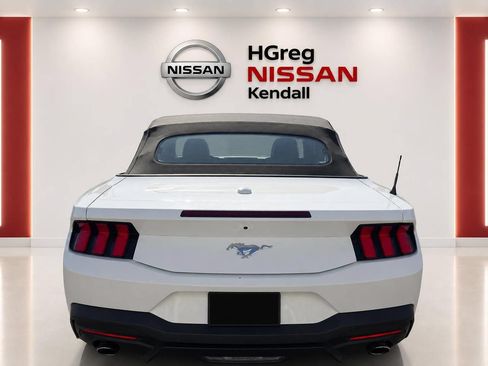 Used 2025 Ford Mustang Convertible RWD image 6