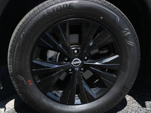 Certified 2023 Nissan Rogue SV w/ SV Premium B Package AWD/4WD image 13