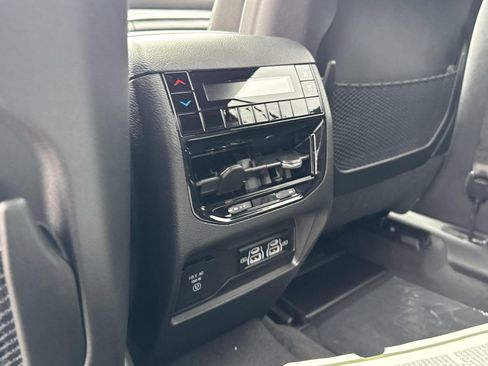 New 2025 Jeep Grand Cherokee L Altitude image 30