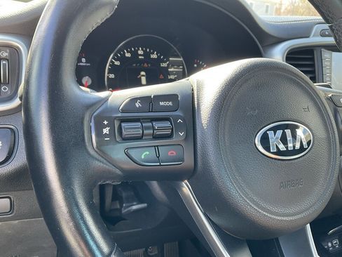 Used 2017 Kia Sorento SX image 23