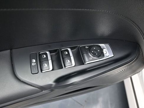 Used 2025 Kia K5 LXS image 12