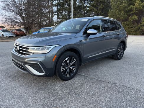 Used 2024 Volkswagen Tiguan Wolfsburg Edition image 3