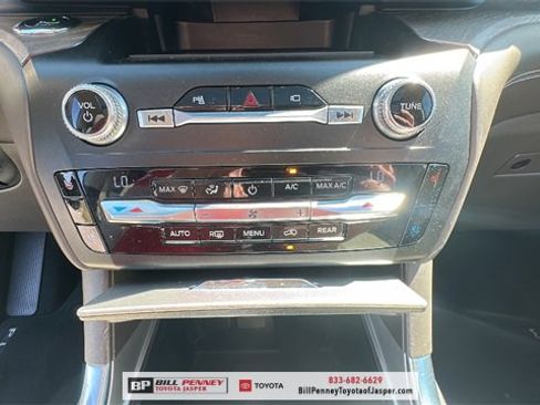 Used 2020 Ford Explorer Platinum image 15