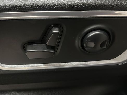 Used 2023 RAM 1500 Laramie AWD/4WD image 16
