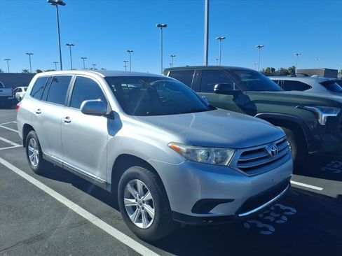Used 2013 Toyota Highlander image 2