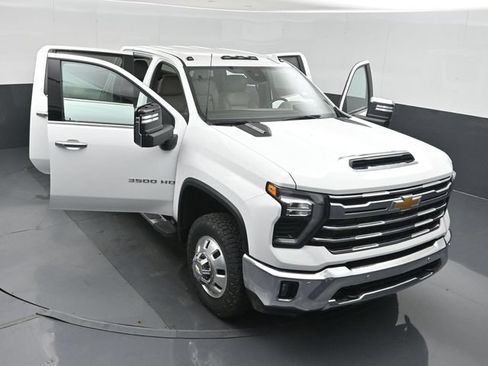 Used 2025 Chevrolet Silverado 3500 LTZ w/ LTZ Plus Package AWD/4WD image 51