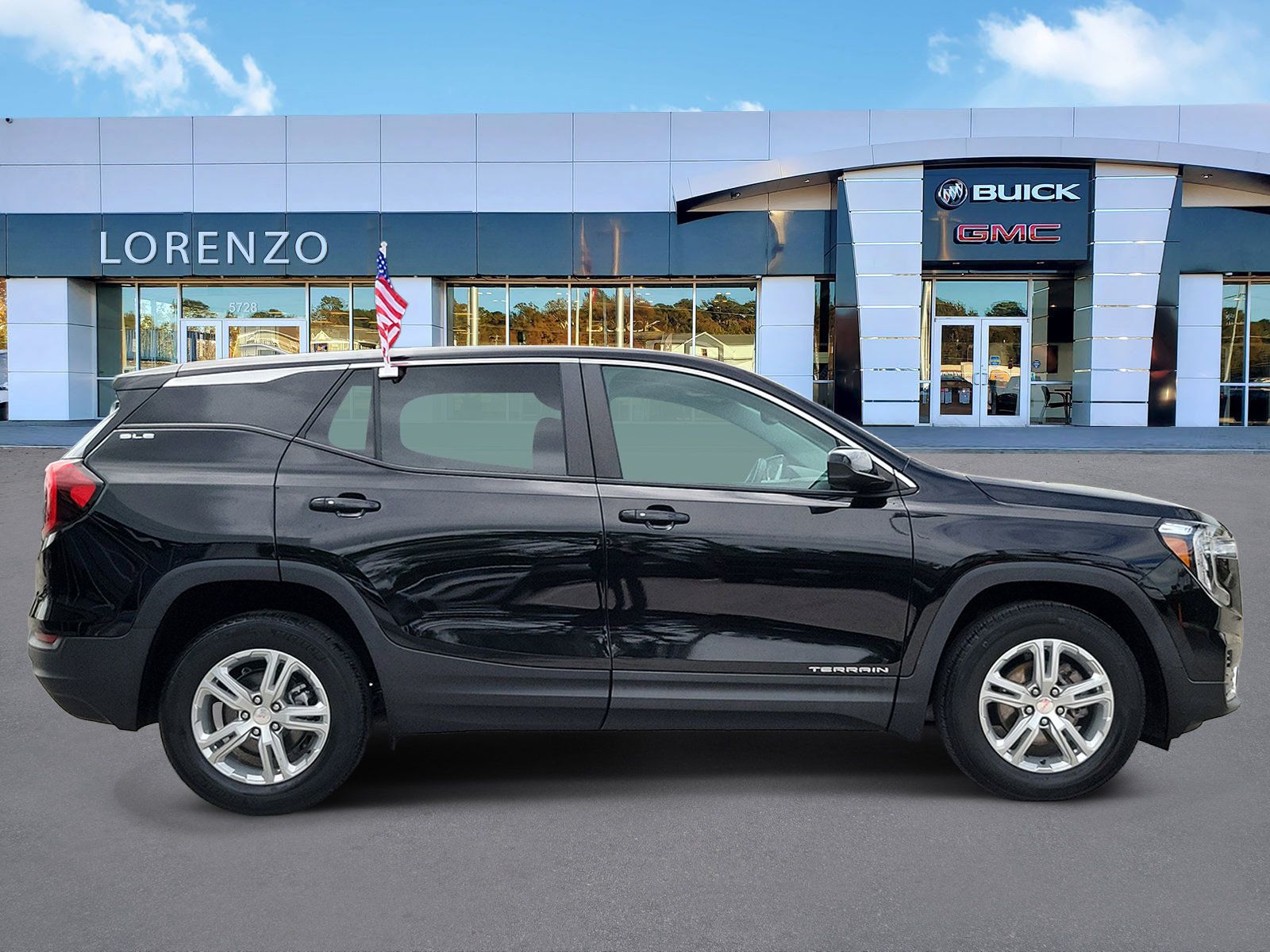 Used 2024 GMC Terrain SLE FWD image 4