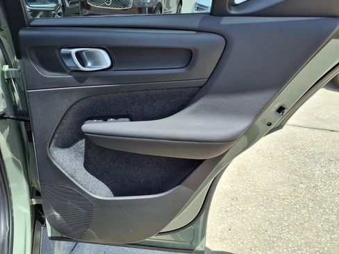 Certified 2025 Volvo XC40 B5 Core AWD/4WD image 14
