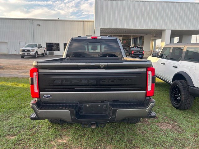 Used 2025 Ford F250 Platinum w/ Tremor Off-Road Package AWD/4WD image 4