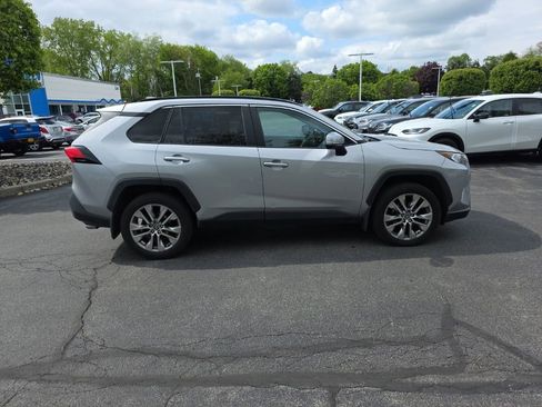 Used 2021 Toyota RAV4 XLE Premium AWD/4WD image 9