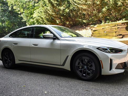 Used 2023 BMW i4 eDrive35 w/ Premium Package RWD image 12