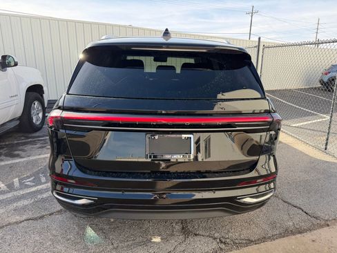 Used 2024 Lincoln Nautilus Reserve w/ Equipment Group 203A image 7