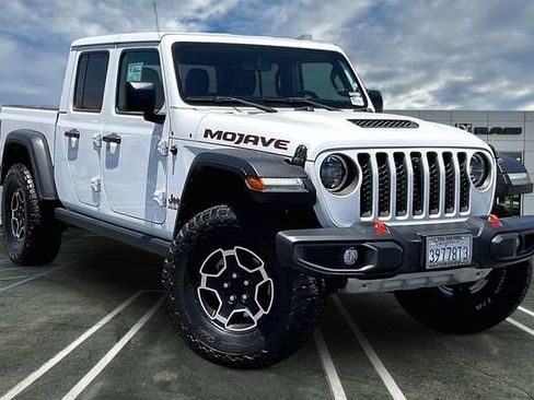 Used 2023 Jeep Gladiator Mojave w/ LED Lighting Group AWD/4WD image 12