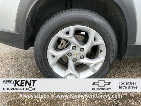 Used 2024 Chevrolet Trax LS w/ LS Convenience Package image 8